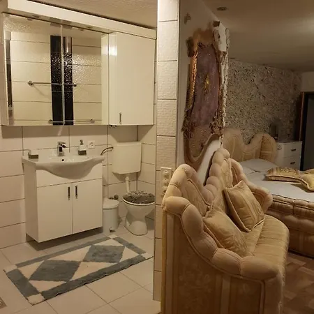 Apartment Faraon Pn 3 Paracin